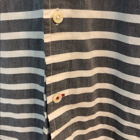 Tommy Hilfiger  custom fit short sleeve button front stripe shirt Size Small - Picture 2 of 6